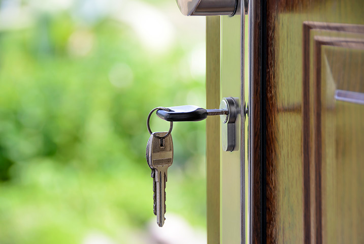 A2B Locks are able to provide local locksmiths in Weybridge to repair your broken locks. 